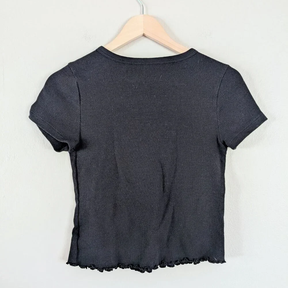 Slim Fit‎ Scallop Hem Waffle Knit Baby Tee Black Crew Neck Cotton Poly Women's M